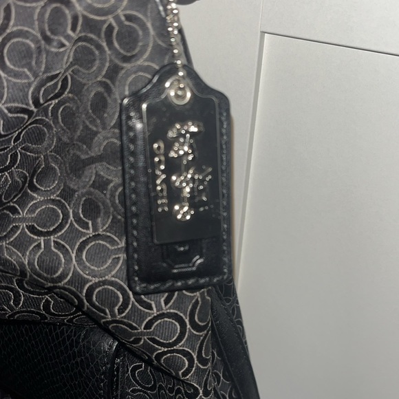 Coach Madison boho signature black and gray/silver shoulder bag - Picture 7 of 11